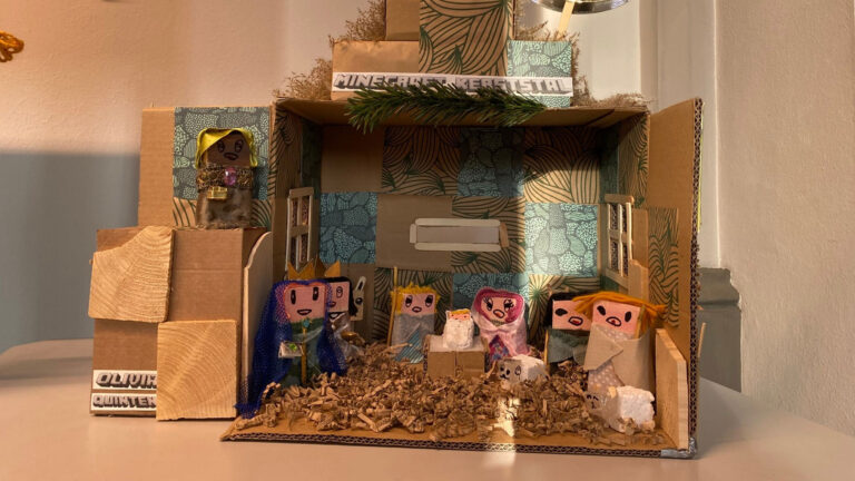 Olivia en Quinten winnen kerststallenwedstrijd in Willibrorduskerk met hun ‘Minecraft kerststal’