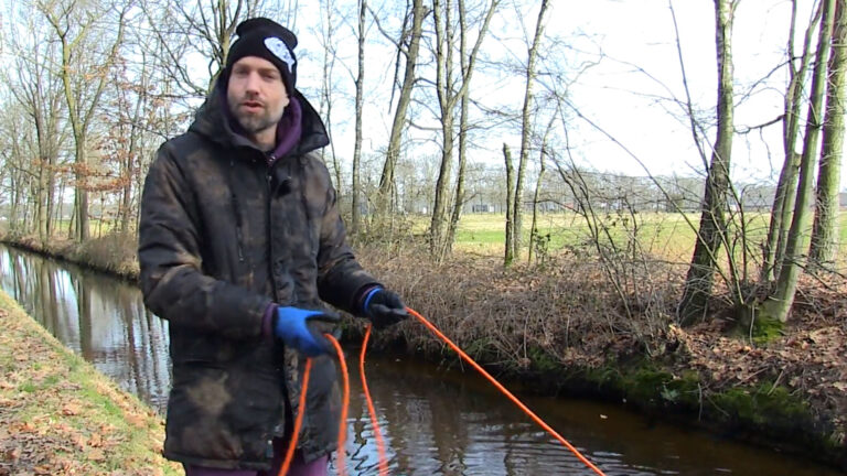 Magneetvisser vindt twee mortiergranaten in kanaal Deurne