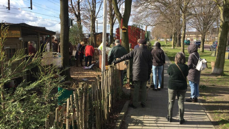 Weggeefactie bomen en struiken bij station in Deurne groot succes