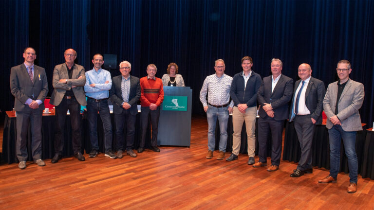 Ruim 90 jaar politieke ervaring verdwijnt in Deurne met afscheid van 10 raadsleden
