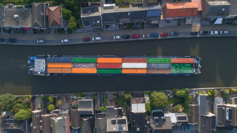 Ebusco levert 20 energiecontainers voor verduurzaming binnenvaart