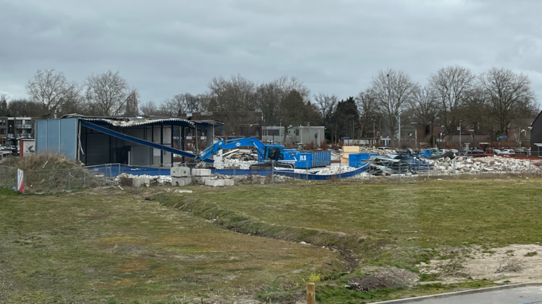 Sloop fabriekspanden Nies hervat