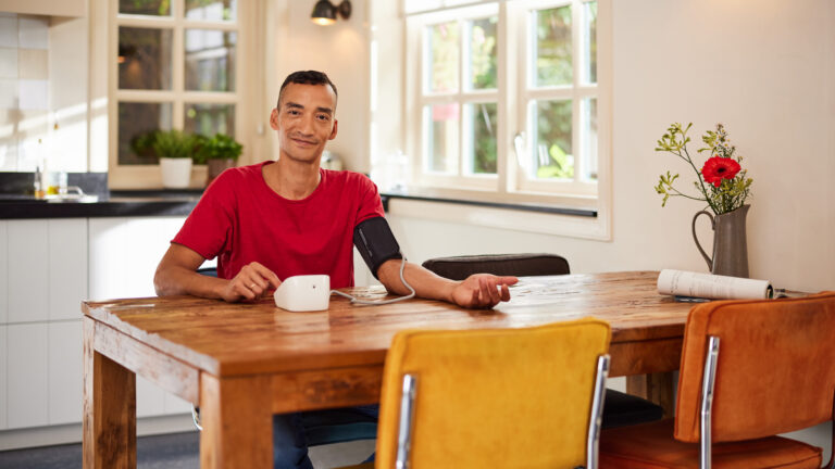 Bloeddruk meten tijdens ‘Mei Meet Maand’