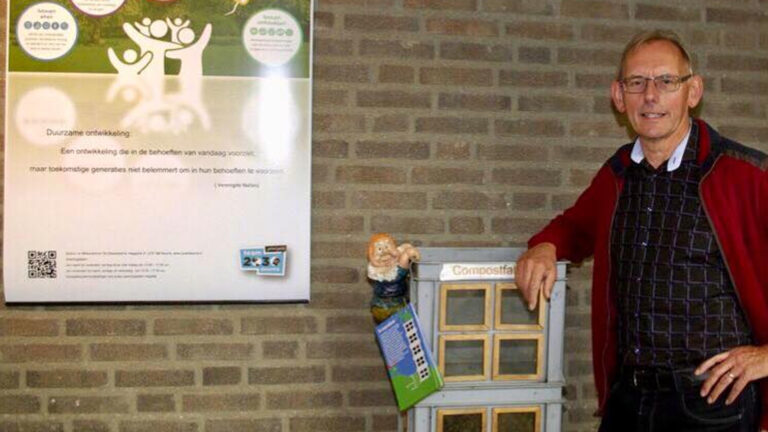 Burgemeester Buter reikt Koninklijke Onderscheiding uit aan Dick van der Star
