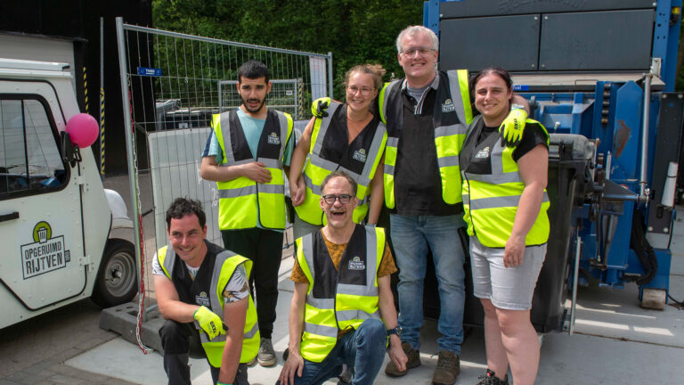 Cliënten van ORO gaan meehelpen bij afvalverwerking op Het Rijtven