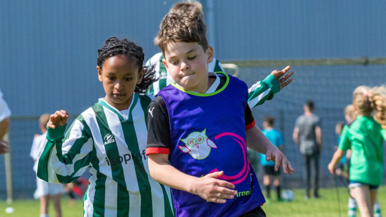 Schoolvoetbaltoernooi op sportpark Kranenmortel brengt 350 jonge voetballers bij elkaar