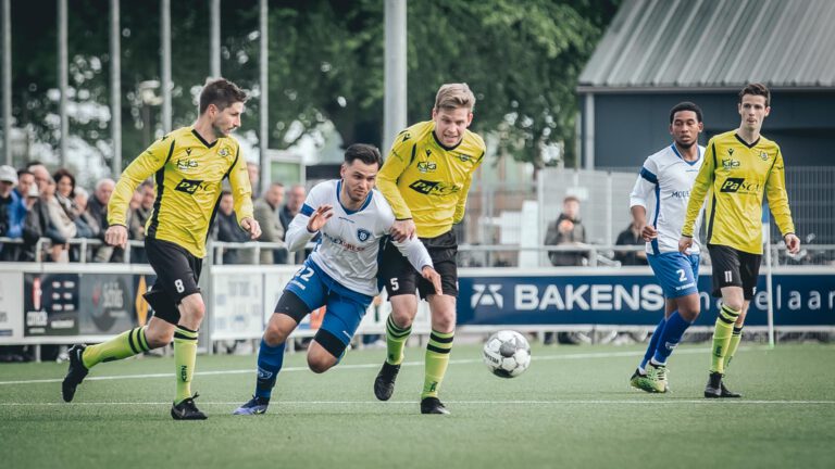 Kranenmortel derby in de spotlight bij KNVB; ‘We liggen hier schouder aan schouder’
