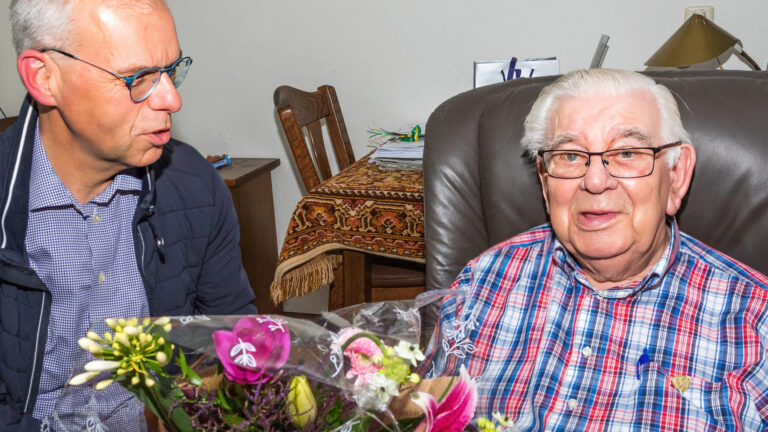 Theo van Griensven benoemd tot Lid van Verdienste SV Deurne