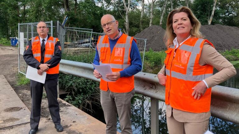 Minister Van der Wal-Zeggelink op werkbezoek in Deurne