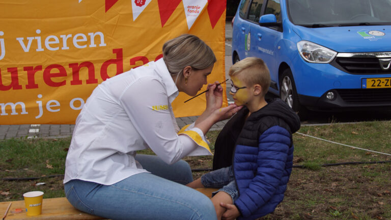 Activiteiten bij Burendag Koolhof brengen bewoners dichter bij elkaar