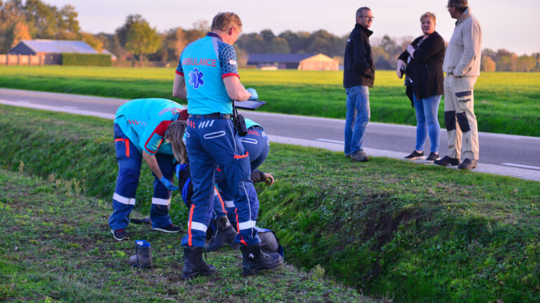 Man raakt gewond bij val met paraglider aan Walsbergseweg in Deurne