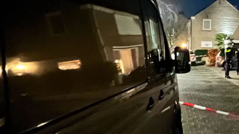 Mogelijk gewonde bij woningoverval aan Linge in Deurne