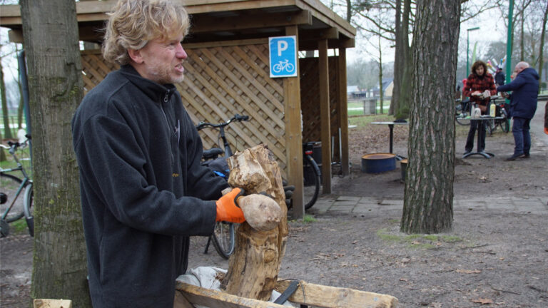 Meekijken met de kunstenaars tijdens kick-off tentoonstelling Natuurlijk Deurne bij Green Valley Estate