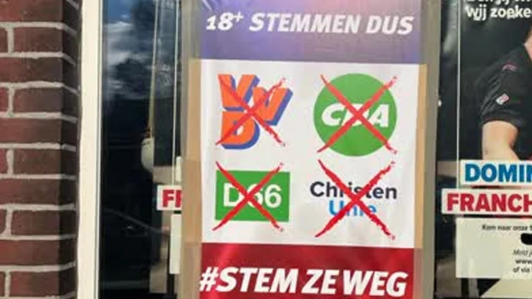 Verontwaardiging over verkiezingsposters ‘Stem ze Weg’ in Griendtsveen