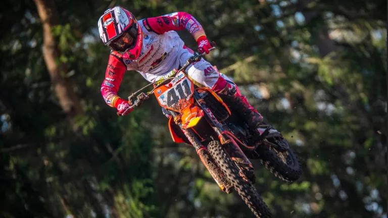 Deurnese motorcrosser Dex van den Broek (12) grijpt net mis op podiumplaats bij Dutch Masters in Harfsen