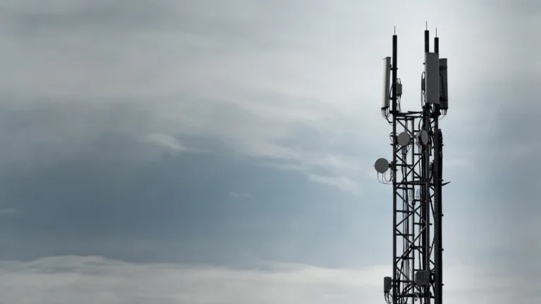 Dorpsraad Griendtsveen niet blij met plannen van ProRail voor 40 meter hoge zendmast