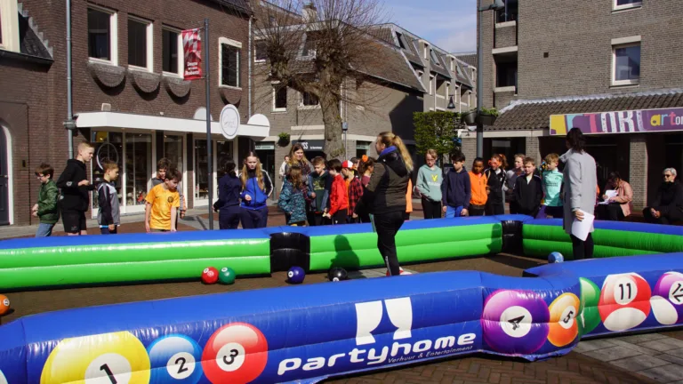 Ruim 300 kinderen leven zich uit bij Fun Games in Deurne