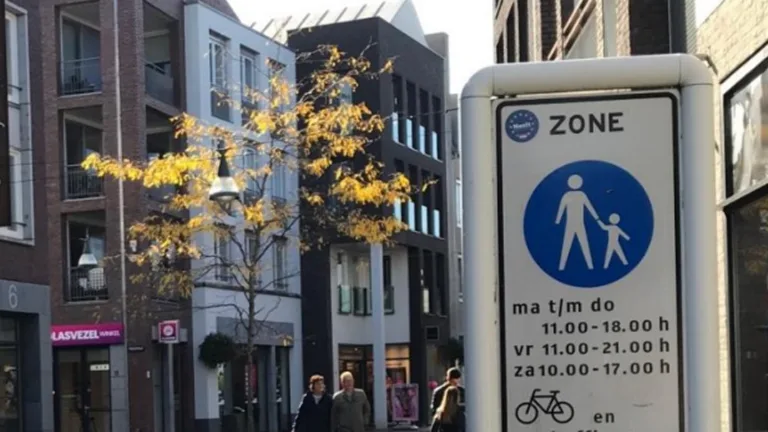 Bewoners Aaltje Reddingiusstraat willen ook op zondag afsluiting centrum Deurne voor gemotoriseerd verkeer