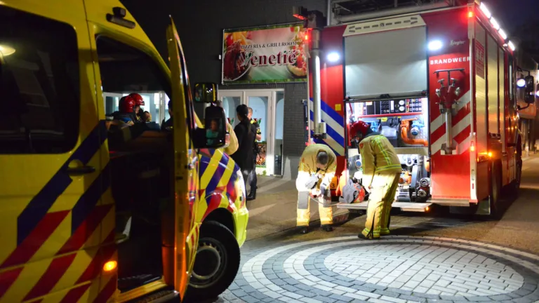 Man in Deurne raakt lichtgewond door opspattend frituurvet in horecagelegenheid