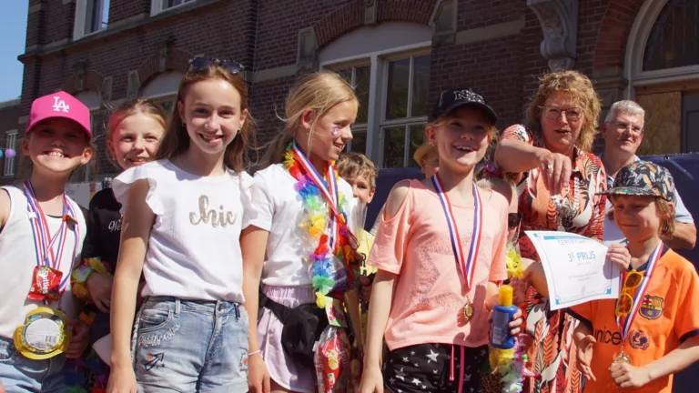 Kleurrijke 60ste Avondvierdaagse in Deurne zit er op