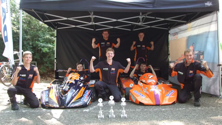 E-racing-team Hub van Doornecollege wint eerste grote titel in Zwolle