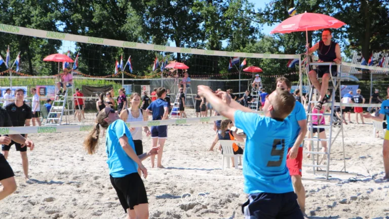 Beach Weekend Deurne viert 25ste editie met twee dagen lang volleybalwedstrijden in Walsberg