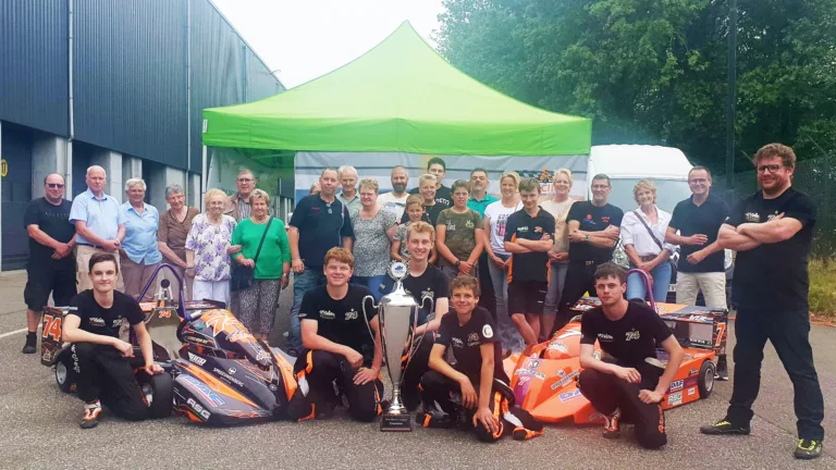 E-kart team Hub van Doornecollege bedankt ouders en sponsors voor steun tijdens succesvol seizoen