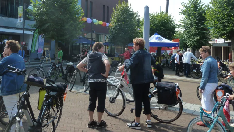 Kriskras door Zuidoost-Brabant en Noord-Limburg bij 46ste Fiets4Daagse De Peel