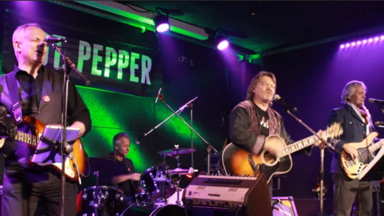Belgische tribute-band Sgt. Pepper brengt muziek van Beatles in eigen jasje