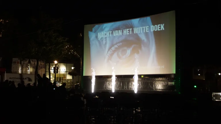 Regenachtige start 32ste editie Nacht van het Witte Doek in Deurne