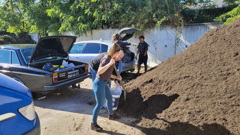 Gemeente Deurne beloont inwoners met gratis compost voor goed scheiden van gft-afval