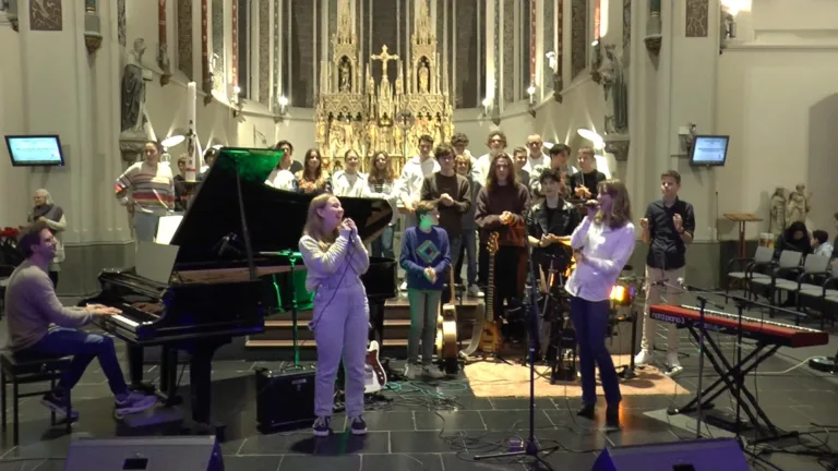 [VIDEO] Dynamisch concert MusicALL in Life verrast publiek in Deurnese Willibrorduskerk