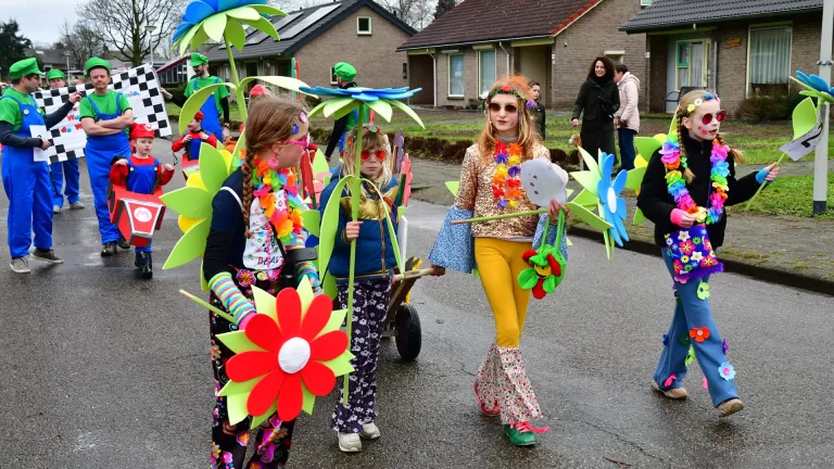 Walsbergs Bonnefoj; dé carnavalsoptocht waarbij de kinderen voorop staan