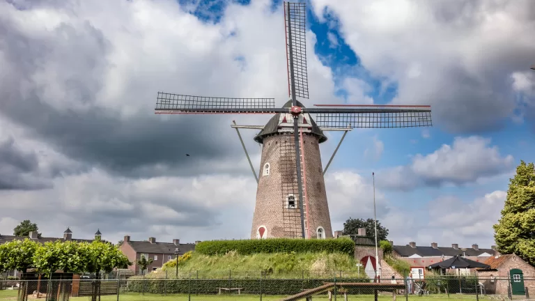 Peellandse Molenstichting opent haar molens en zoekt nieuwe molenaars