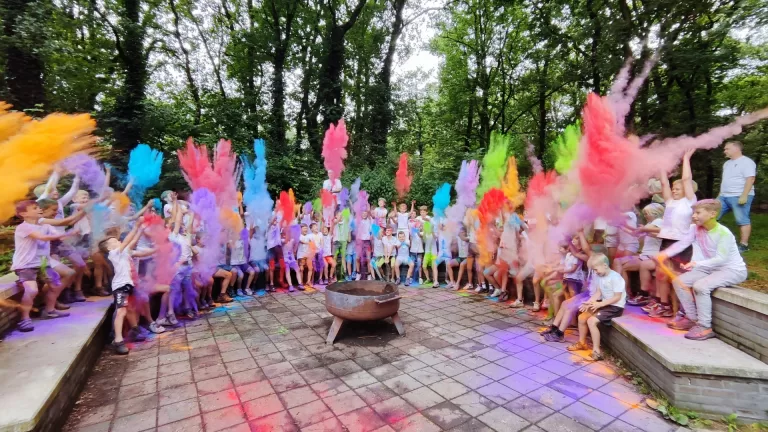 Jeugd van SJVV kijkt terug op kleurrijke kampweek in Wellerlooi