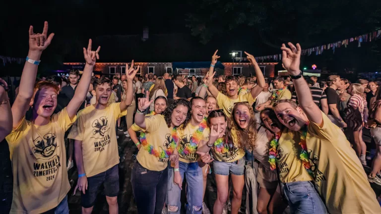 Walhalla Zomerfeesten brengen alle soorten muziekliefhebbers samen op Kasteelplein in Deurne