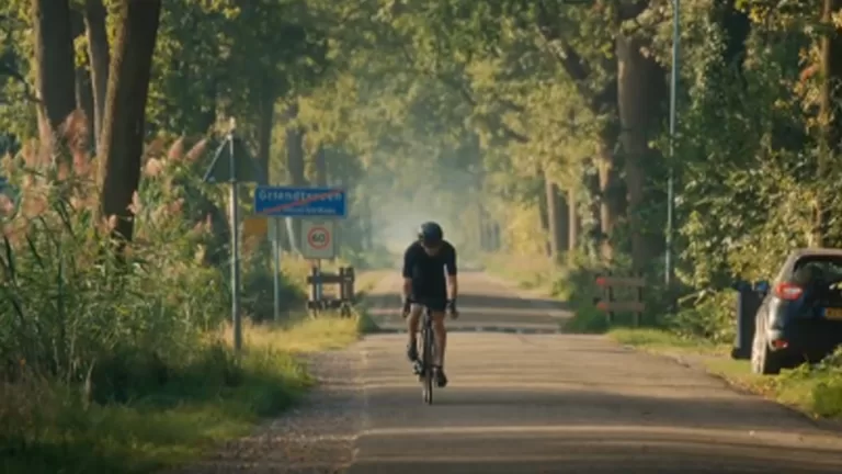 Elke dag 40 kilometer op de fiets voor meester Robert van De Driehoek; ‘Voor deze baan doe ik dat graag’