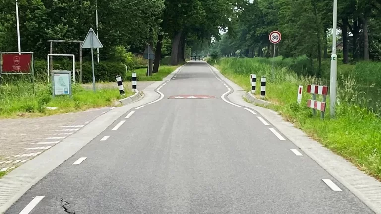 Herstelwerkzaamheden aan Helenaveense hobbelweg moeten nog dit jaar starten