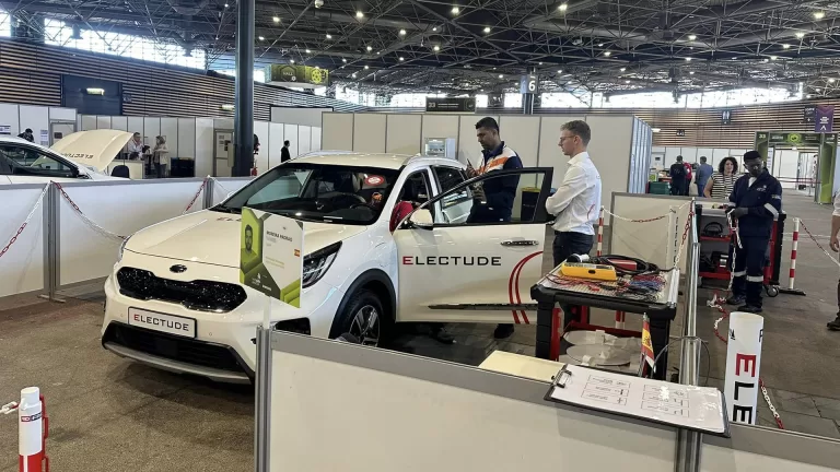 Deurnese elektrische auto’s in het middelpunt van de belangstelling bij World Skills in Lyon