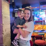 Daisy Willems met zoontje Aaron