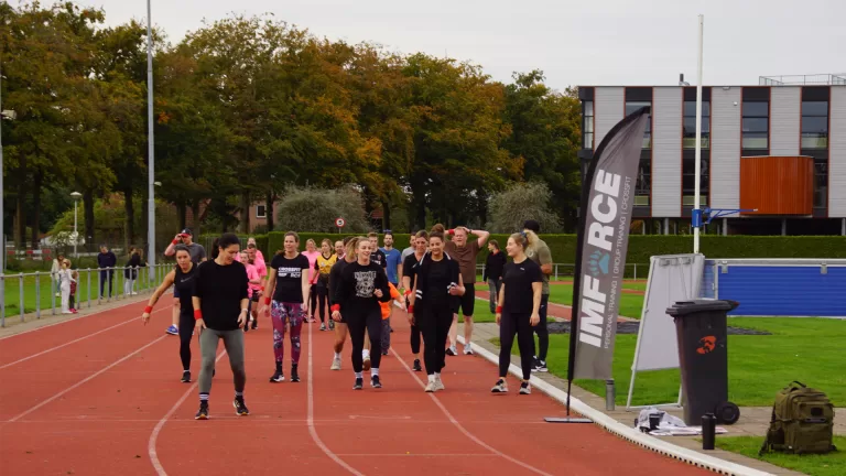 Sportievelingen komen in actie voor Metakids op Deurnese atletiekbaan