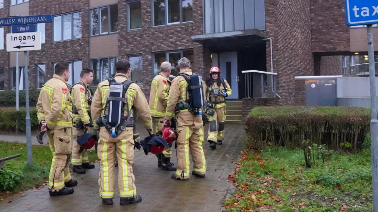 Brandweer redt vrouw en kat uit brandend appartement in Deurne