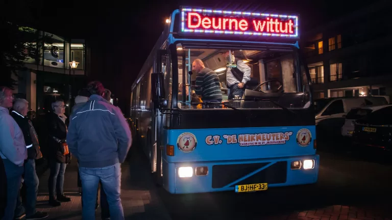 Ruim 500 fanatieke deelnemers gaan strijd met elkaar aan bij dorpsquiz Deurne Wittut