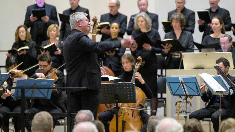 Helmonds Vocaal Ensemble zingt requiems in Deurnese Willibrorduskerk