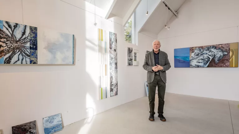 René Ziedses des Plantes brengt zijn kunst dichterbij de mensen met laagdrempelige uitverkoop