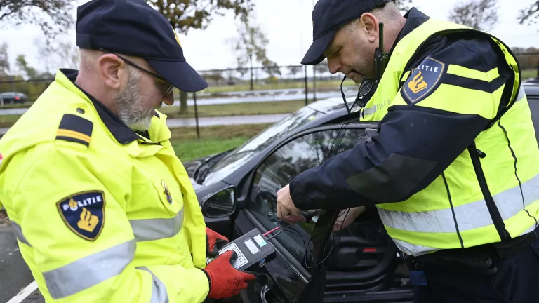 Aantal verkeersboetes in gemeente Deurne vorig jaar gedaald; 3.231 bekeuringen leveren bijna 5 ton op