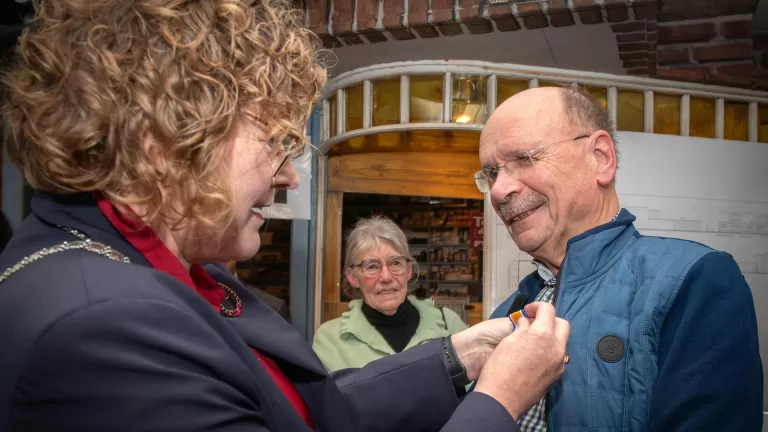 Koninklijke onderscheiding voor Ad Cosijn; ‘Ware ambassadeur voor Neerkant’