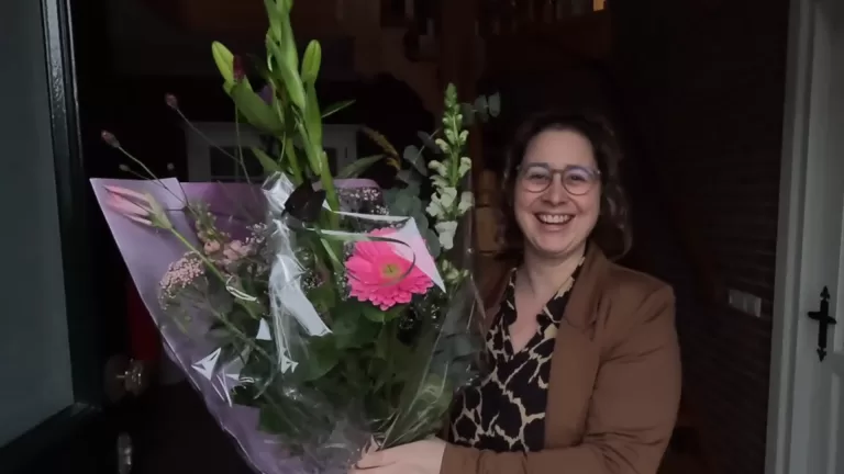 [VIDEO] Nady Pouwels nieuwe Kanjer van de Maand; ‘Creatieve duizendpoot die altijd voor anderen bezig is’