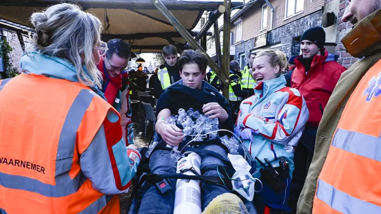 Grote politieoefening op Markt in Deurne; ‘Realistische training is enige manier om je goed voor te bereiden’