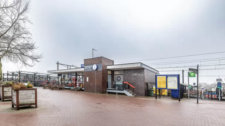Voetgangersoversteek bij station Deurne moet veiliger; verder onderzoek moet oplossingen in kaart brengen